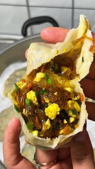 好吃的薄皮素蒸饺。皮薄如纸。 #蒸饺 #素蒸饺 #薄皮蒸饺 #面食分享 #厨房日常