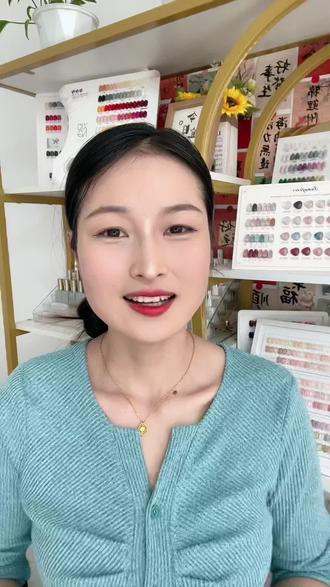 兰州新区的姐妹看过来!我在彩虹城B区开了家美甲美睫店,简瑟美甲店!
咱家环境舒服,甲油胶款式多到爆,各种美甲风格随便挑!美睫也有多款可选,做完超自然!价格还便宜,性价比直接拉满!
除了美甲美睫,点斑祛痣、打耳洞也能做。
做完能保持一两个月,还有10天免费售后!学生党、宝妈、上班族闭眼冲,逛彩虹城的时候,顺便来变美,地址就在左下角,我在店里等你们!#兰州新区美甲美睫推荐 #彩虹城宝藏美甲店 #新区打耳洞点痣 #同城性价比美甲#兰州新区简瑟美甲美睫