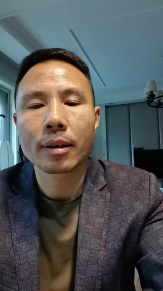 对于咱们普通人做抖音的话,重要的一件事情就是"量" #第一,咱们没有资源,抢不过大玩家#第2,每天要持续更新3~5条以上#第三有一有一条爆掉你的粉丝就会上升一个级别#