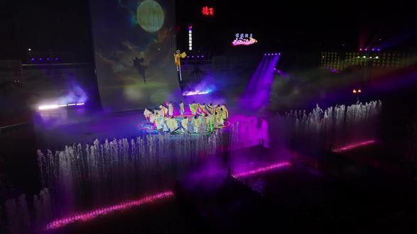 杂技贺新春 星河过大年
大型音舞诗画杂技剧《山水国潮》
大年初一至正月初七每天16:00重磅上映
#国潮#杂技#山水国潮#德百奥莱#德运星河