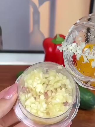 按压捻蒜盒家用压蒜器蒜泥器蒜蓉器捻蒜盒搅蒜器,好用又实惠#按压捣碎器#家用捣碎器#蒜盒搅碎器#搅碎器#