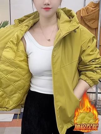 7072连帽加厚过冬款棉服女士棉衣百搭宽松休闲款短款时尚#棉服 #冬季必备 #谁穿谁好看 @DOU+小助手