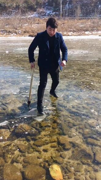 不张扬却耐看,黄花吊坠承载男友对女友的专属偏爱与陪伴 #玉雕 #玉石 #手艺人 #吊坠 #礼物