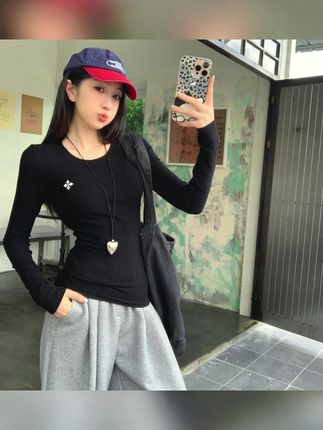 辣妹十字刺绣长袖打底衫 #在抖音入手的好东西 #新衣服 #好身材好气质 #气质范 #性感可爱