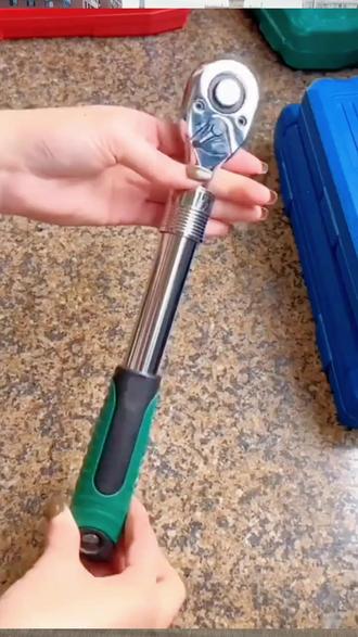 棘轮扳手 旋耕机灭茬机刀片拆卸工具雷沃沃德收割机履带72齿可伸缩棘轮扳手#维修工具 #拆卸工具 #旋耕机维修 #旋耕机工具 #工具推荐