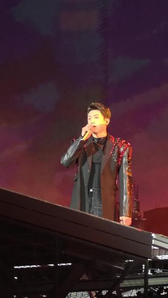 湖南卫视跨年演唱会现场实拍!!黄景瑜 玫瑰窃贼!!本人海口拍摄!!其余转载均为盗用!!未征得本人同意!!!
#湖南卫视跨年晚会 #湖南卫视跨年演唱会 #黄景瑜 #跨年演唱会 #神级现场