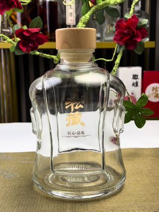 三斤大容量,能泡,能装。#高档大气上档次 #酒瓶