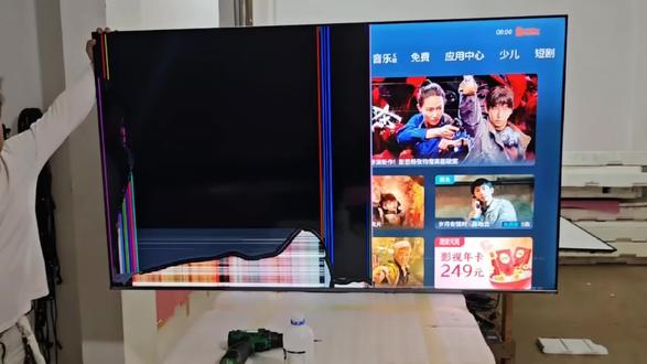 液晶电视更换屏幕维修,电视机 拼接屏 教育机换屏,三星 海信 索尼 华为 小米 长虹 创维 TCL LG 夏普 乐视都可以换。#电视机换屏维修 #液晶电视机换屏 #液晶电视机