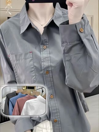 秋装氛围感!纯棉工装Polo衬衫太戳文艺党 早秋缺件显气质的衬衫?这件直接锁死! 精选纯棉面料,软乎乎不扎肤,透气不闷汗,春秋穿刚好,洗后不易皱、不变形。复古Polo领修饰颈线显脸小,工装风剪裁利落不拖沓,自带文艺感。 宽松版型藏肉显瘦,遮住小肚腩、拜拜肉,长袖盖过手腕显纤细。单穿休闲随性,叠穿针织马甲、短外套都适配。通勤、逛书店、约闺蜜喝咖啡穿都合适,搭牛仔裤、半身裙超好看,轻松穿出复古文艺范!#衬衣穿搭 #谁穿#今日分享 #春秋新款 #穿搭@DOU+小助手 @抖加🔥上热门🔥dou+🔥热点宝 @@DOU+上热门