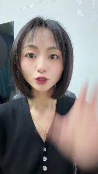 #事业单位考试 #事业单位选岗技巧 #公考上岸 #就想说点大实话 事业编选岗记住下面三个要点 : 第一,拿全省职位表汇总,精准筛学历、专业、地区这些硬性条件,把不符合的全砍掉;
第二,对照往年进面分数线,摸透目标岗位的真实门槛,别盲目报高;
第三,选出2-3个意向岗做综合分析,结合贵州本土的考情定竞争优先级,冲稳保搭配好!