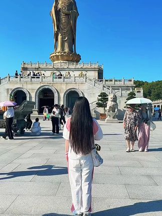跨越千里、来了就好、越来越好,一方净土,三柱清香。我向神明许愿 愿“所求皆所愿”,“所愿皆所得”.#祈祷平安健康#普陀山 #一年一普陀 #愿众生平安吉祥