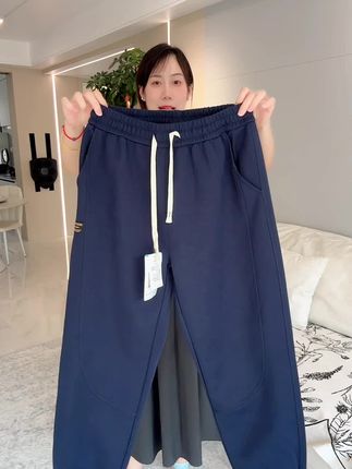 #卫裤 #秋款卫裤 #百搭裤子 #面料柔软舒适 #品质男装 赶上品牌做活动,太划算啦!快给家里老公大儿子都去搂上一条