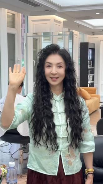 63岁姐姐来自黑龙江大庆 第一次烫热烫羊毛卷 太美了.. #显年轻的发型 #羊毛卷#北京烫发 #北京烫发张波店长 #越烫越年轻的发型