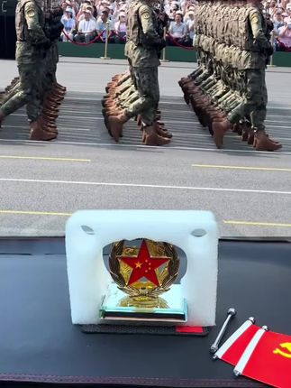 如果信仰有颜色,那一定是中国红!车内装饰新国风,放车里太好看了。#车载红旗摆件#军旅风车载摆件#军迷车载摆件#国旗摆件#国风摆件