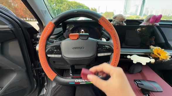 很多长安车主不知道咱们的爱车OBD接口这里很容易洗车的时候 溅上去水渍导致接口损坏,最近很多车友都中招了,维修价格也根昂贵,车友们可以提前安装保护罩,保护好爱车 #OBD #OBD保护盖 #欧尚z6