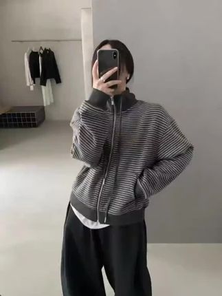 #条纹拉链外套 #条纹外套 #显瘦遮肉 #休闲服饰 @DOU+小助手
