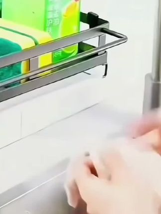 厨房抹布海绵沥水置物架神器家用水池墙上吸盘免打孔洗洁精收纳架#厨房好物 #实用好物 #好物分享 #收纳整理 #家庭必备 @抖音创作灵感
