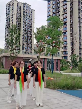 统一回复,姐妹们一起嗨!#快乐姐妹组合 !非常感谢兄弟姐妹粉丝们的支持夸奖鼓励关注🙏🏽🙏🏽🙏🏽🙏🏽祝大家好运连连🌹🌹