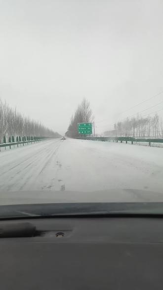 高速封了 绕了一百公里从哈尔滨到齐齐哈尔