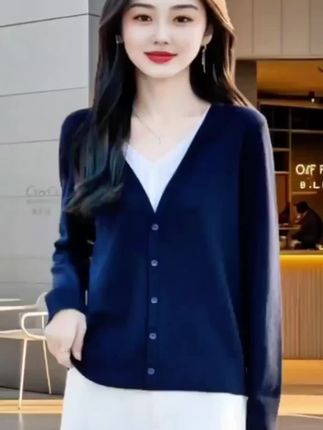 #毫不费力地打开初秋穿搭 #轻松解锁秋季穿搭#早秋穿搭公式来了 #入秋的第一件薄外套 #用基础款玩转一周穿搭@DOU+小助手 @DOU+上热门