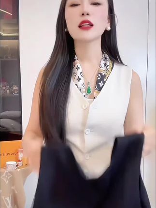 V领黑色西装马甲背心女春夏复古叠穿无袖坎肩收腰开衫上衣外搭秋