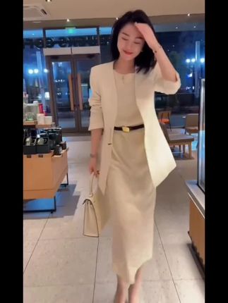 #时尚精品女装#洋气减龄。#穿出自信,穿出美丽。#走在时尚前沿