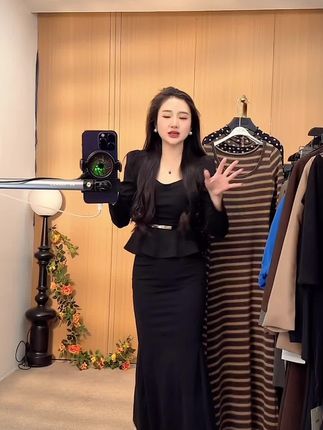 秋冬新款名媛气质修身显瘦上衣搭配鱼尾长款半身裙时尚套装,时尚显瘦。#半身裙时尚套装