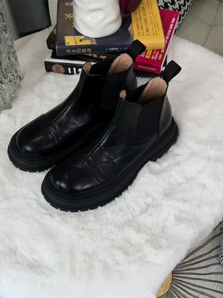 秋冬季厚底小短靴,鞋底时尚个性鞋子大气简约上脚好看百搭#短靴 #靴子 #真皮女鞋 #通勤搭配 #穿出高级感