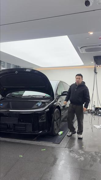 三台理想i6装贴车衣窗膜 杭州理想交付逐渐增加,想贴膜的可以看过来了哦!
#杭州隐形车衣 #杭州专业贴膜 #专业贴膜 #隐形车衣 #车致上品