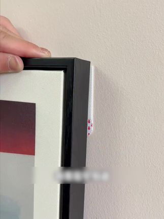 房东不让钉钉子?这个免打孔神器火了!挂画牢到能荡秋千!