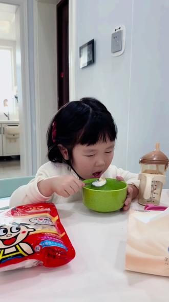 模仿妈妈生气的样子🥲#小吃货的日常