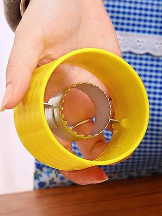 家用玉米剥离器,小巧好用,剥掉的玉米粒完整,又快又好#玉米脱粒器 #手动玉米脱粒器 #玉米分离器#好物分享#实用好物