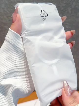 三色豹旗舰透明手机壳: 以无暇光芒铭刻非凡尊荣, 用稀世华彩独耀岁月之巅! 晶莹剔透,温润如玉,一辈子不发黄; 强抗指纹强抗污渍强抗汗渍,耐刮耐磨; 无线磁吸,精准开孔,CNC精雕独立金属按键; 360度环绕真空气囊,硬边硬背; 微弧度护手设计,久用不硌手。 #苹果手机壳 #手机壳 #透明手机壳