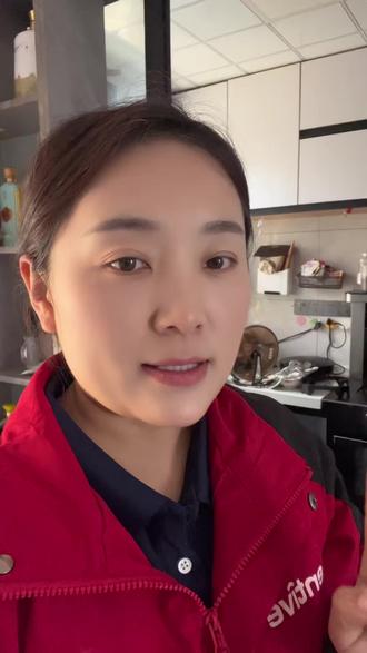 燃气灶打不着火,可以试一下以下方法:第一炉头是否做到位,二、出火孔是否堵塞,三、点火是否正常,在家可以自检试试以上三种方法。 #打不着火怎么办 #燃气灶 #宁陵静姐