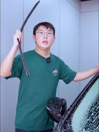 有骨雨刷和无骨雨刷的区别? #雨刮器 #有骨雨刷器 #汽车用品