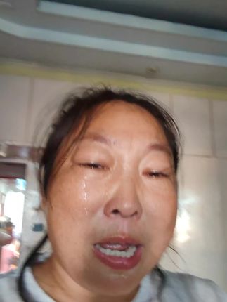 这就是我的人生吗?从小在外打工了认识的男人远嫁给他盖房,给他买车,毁了我一生,结果又从网上认识的男人来的时候可以,现在二婚的我善良的我,又这样的#离婚的女人