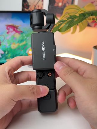 大疆pocket3遮光罩!避免阳光直射看不清屏幕,有了它可以更好地监看我们的屏幕,非常值得推荐的一个小配件,同款就在视频左下角,有需要的朋友可以安排一个。#大疆pocket3 #遮光罩 #大疆 #摄影配件 #摄影器材