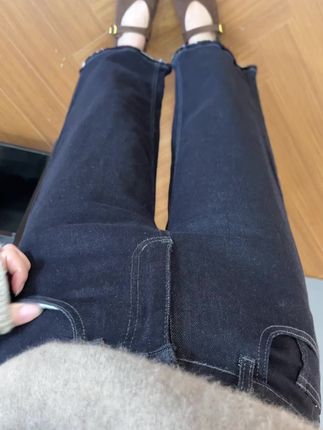 我的妈呀,这条裤子我恨不得天天穿显瘦还显腿长! #肉肉女孩的秋冬通勤穿搭 #胖归胖又不是不会穿 #微胖女生好看又显瘦的秋冬穿搭 #谁穿谁好看 #小个子显高显瘦穿搭