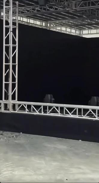 卡上了。。。?#左航#姐姐平时都化这么浓的妆吗