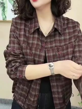 2025秋季新款气质时尚格子翻领长袖洋气显瘦百搭女士衬衫#遮肉显瘦穿搭 #减龄气质 #格子衬衫 #谁穿谁好看 #时尚妈妈装