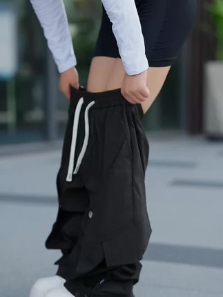 走过路过不要错过!赶紧来一条男士休闲裤,面料柔软舒适帅气。 #休闲裤 #谁穿谁帅 #裤子穿搭 #男装裤子
