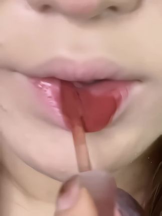 哑光雾面尤雾弹唇釉,好看又显白,每个颜色都不会踩雷#显白唇釉推荐#好物推荐#不沾杯不掉色#平价唇釉推荐#精致女人必备