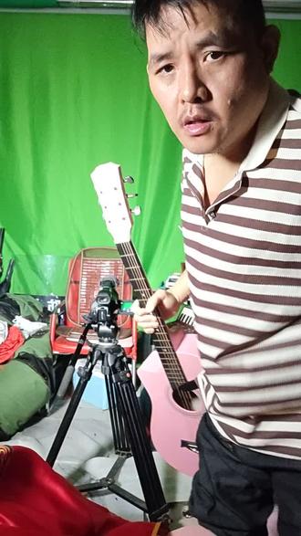 小胖导演说一个20多岁的女大学生癌症死亡得事情导演陈俊达