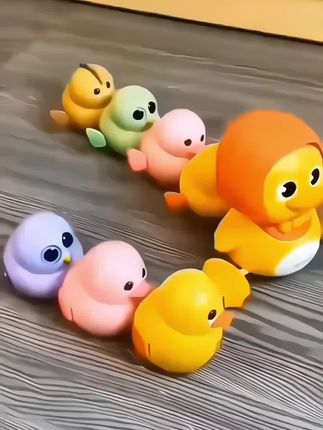 母鸡护崽小对来啦!别给我说你也有#也太可爱了吧 #儿童玩具 #摇摆小鸡