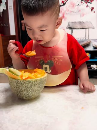 香甜可口的哈密瓜你不来尝尝吗#新鲜采摘 #应季水果 #哈密瓜