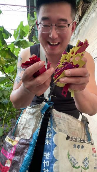 哈哈,马年发大财(´・ω・ʃƪ)🧨🎉#看土味视频品百味人生 #拍作品我是认真的