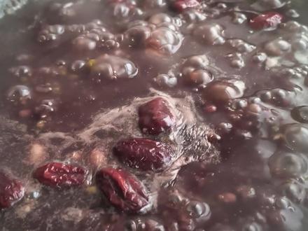 热气腾腾的腊八粥,配上油渣馍馍,只有湖北孩子懂它的味道 #腊八粥 #好好吃饭 #湖北美食