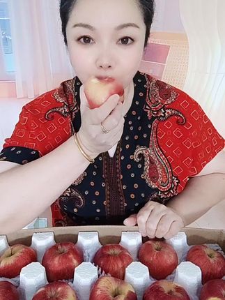 正宗云南昭通冰糖心丑苹果,新鲜脆甜多汁,精选原产地现摘现发#应季水果 #新鲜采摘 #快来一起尝个鲜