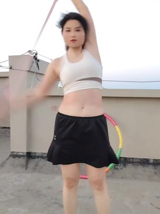 每天坚持拉一拉,背薄了,肩挺了,人也显得有气质了#开肩美背拉力器#小东西大用处 #携带方便不占空间 #随时随地可以锻炼