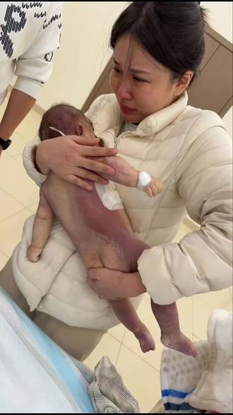 #小洛熙 当妈了以后是真的很难不去憎恨,孩子还那么小